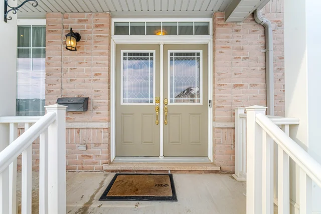 2025 Trawden Way, Oakville - photo 5