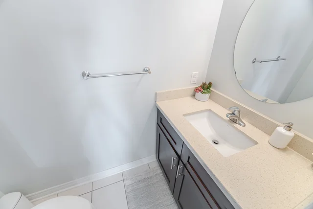 2025 Trawden Way, Oakville - photo 15