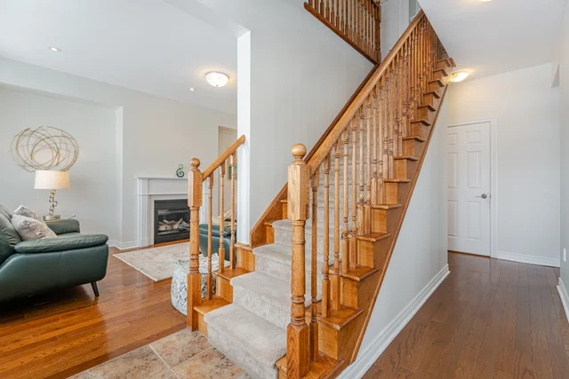 2025 Trawden Way, Oakville - photo 16