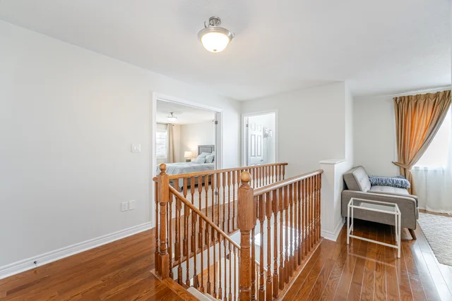 2025 Trawden Way, Oakville - photo 17