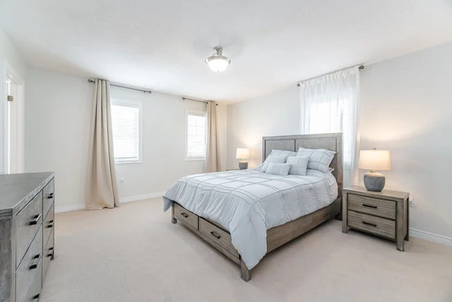 2025 Trawden Way, Oakville - photo 18