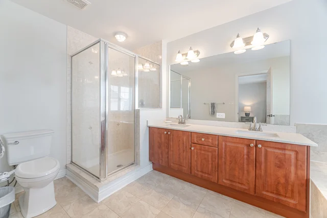 2025 Trawden Way, Oakville - photo 20