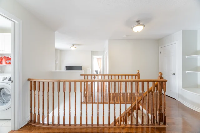 2025 Trawden Way, Oakville - photo 22