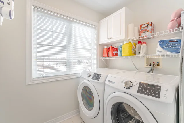2025 Trawden Way, Oakville - photo 29