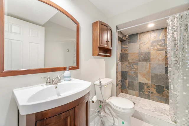 2025 Trawden Way, Oakville - photo 38