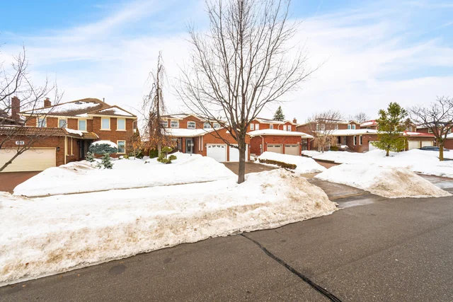 166 Killian Road, Maple - photo 4