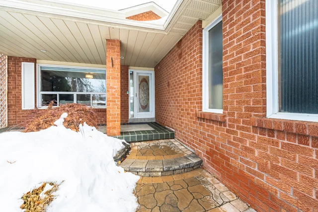166 Killian Road, Maple - photo 8