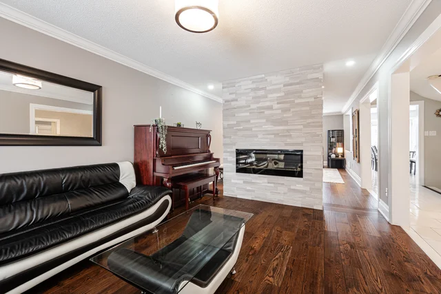 166 Killian Road, Maple - photo 16