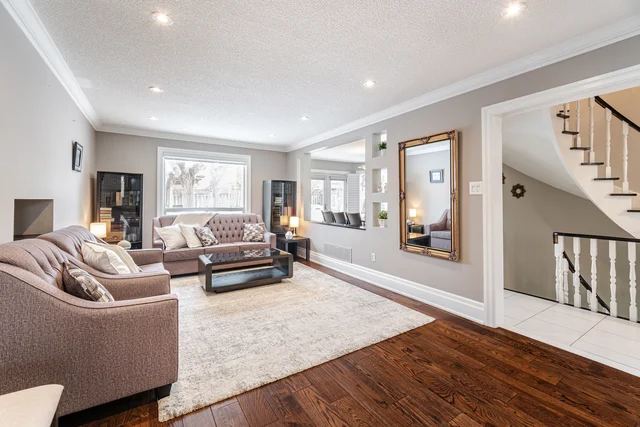 166 Killian Road, Maple - photo 20