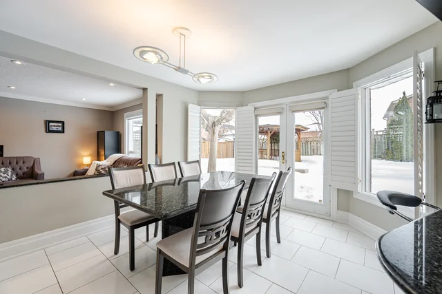 166 Killian Road, Maple - photo 22