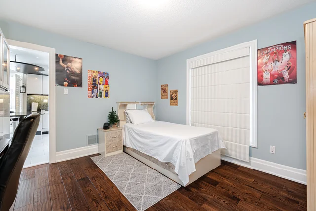 166 Killian Road, Maple - photo 28