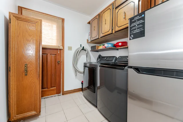 166 Killian Road, Maple - photo 32