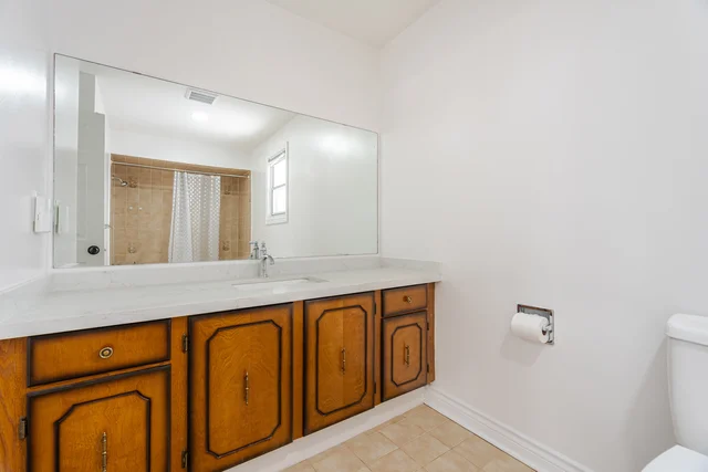 166 Killian Road, Maple - photo 40