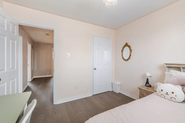 166 Killian Road, Maple - photo 49