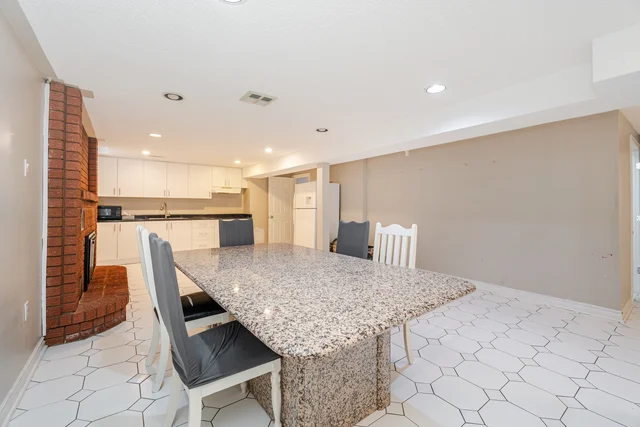 166 Killian Road, Maple - photo 56