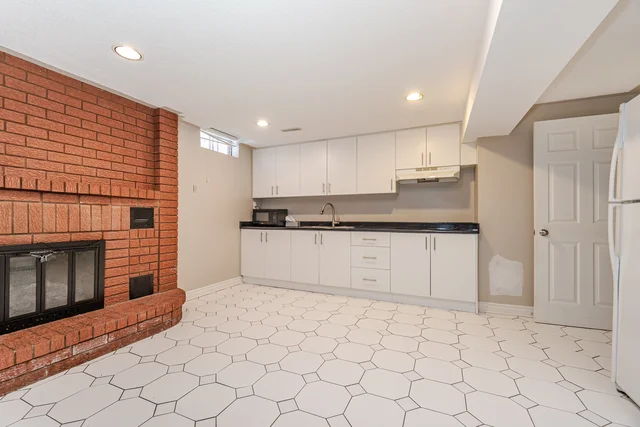 166 Killian Road, Maple - photo 57