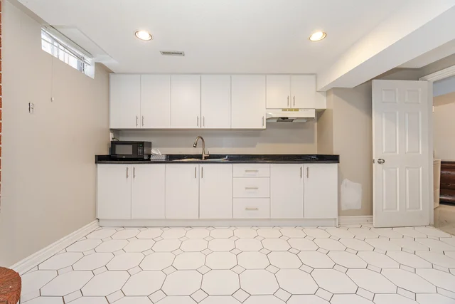 166 Killian Road, Maple - photo 60