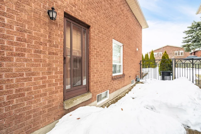 166 Killian Road, Maple - photo 69