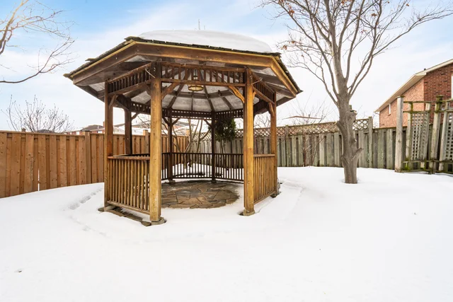 166 Killian Road, Maple - photo 73