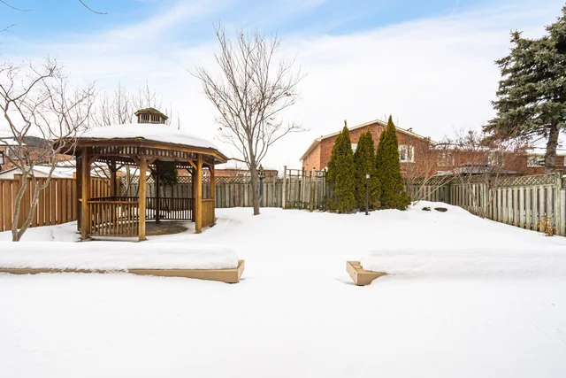 166 Killian Road, Maple - photo 75