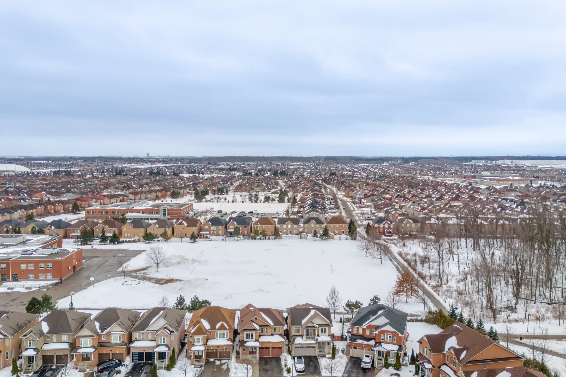 150 Fairwood Circle, Brampton - photo 2