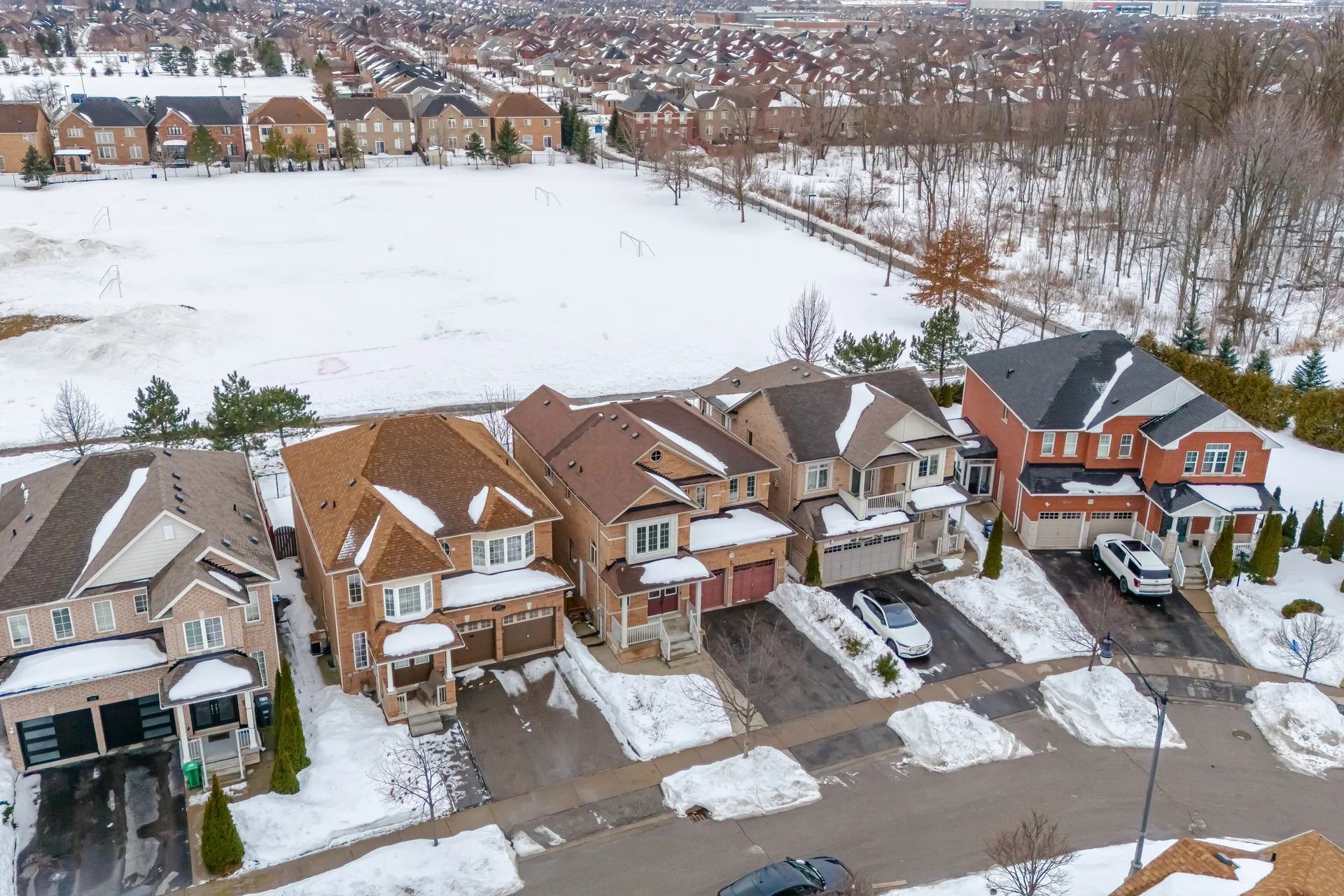 150 Fairwood Circle, Brampton - photo 5