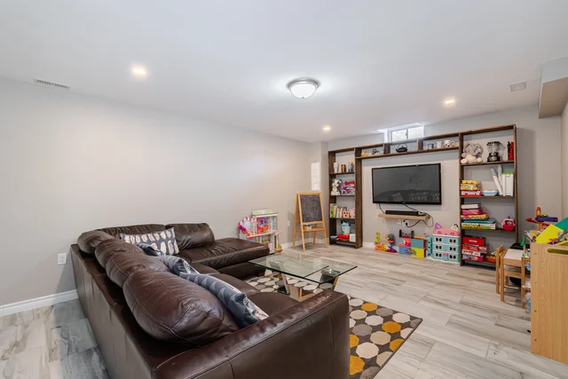 18 Daw Avenue, Hamilton - photo 65