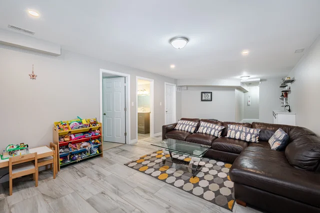 18 Daw Avenue, Hamilton - photo 67