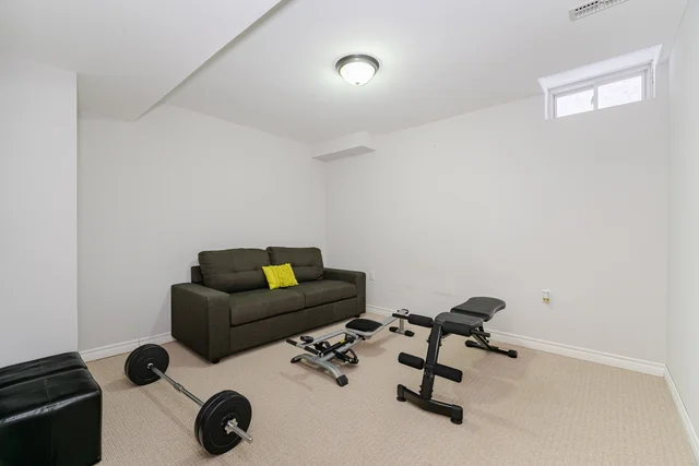 18 Daw Avenue, Hamilton - photo 68