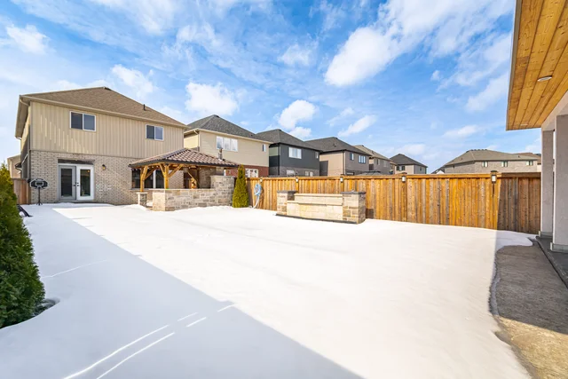 18 Daw Avenue, Hamilton - photo 77