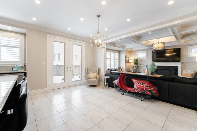 3318 Charles Biggar Drive, Oakville - photo 14