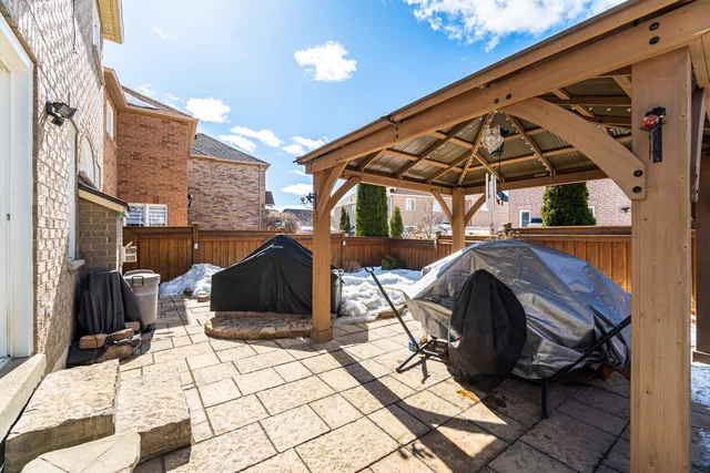 38 Wilcox Road, Maple - photo 38