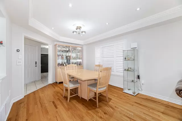 38 Wilcox Road, Maple - photo 8
