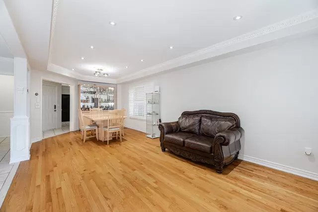 38 Wilcox Road, Maple - photo 11
