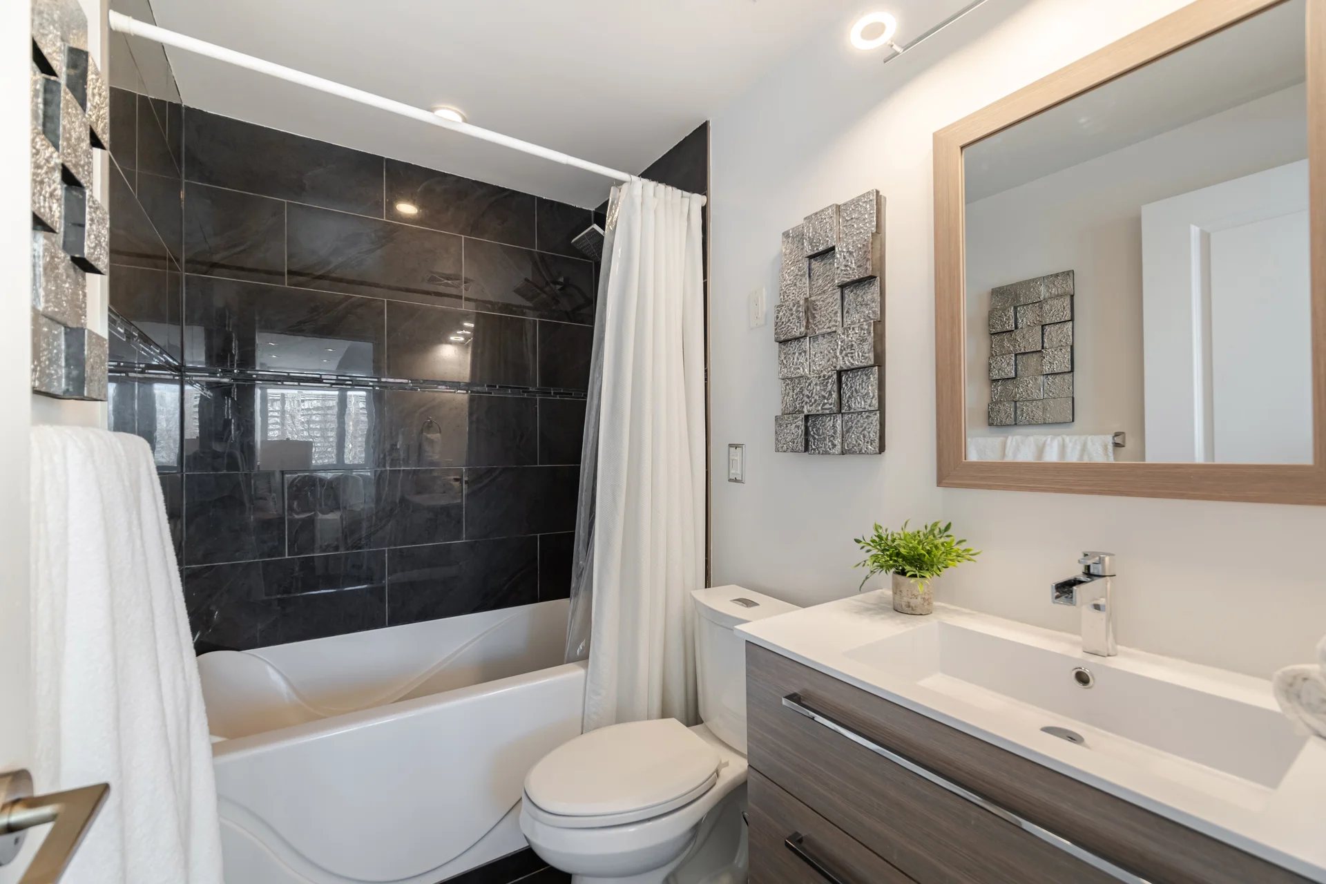 #408-60 Absolute Avenue, Mississauga - photo 25