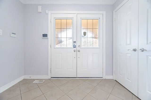 20 Beachville Circle, Brampton - photo 5