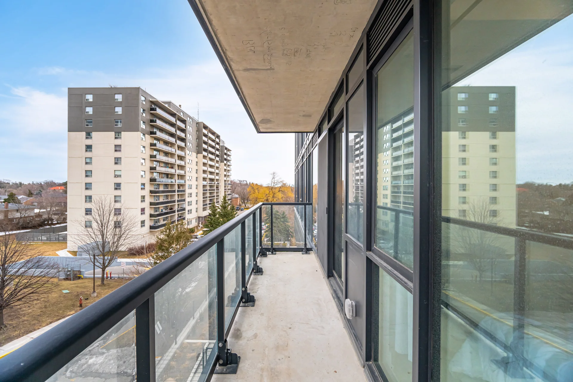 3239544