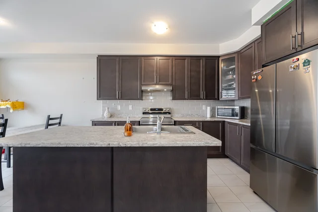 1247 Rexton Drive, Oshawa - photo 7