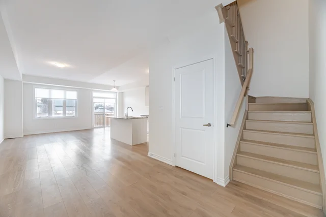 300 Okanagan Path, Oshawa - photo 6