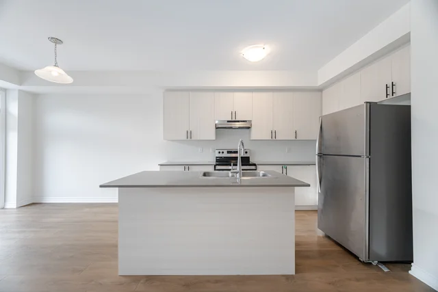 300 Okanagan Path, Oshawa - photo 11