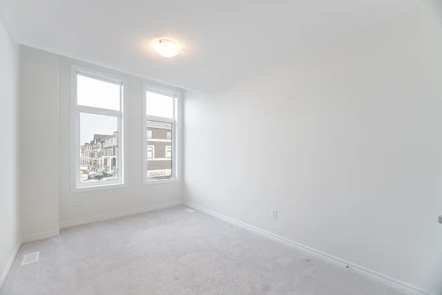 300 Okanagan Path, Oshawa - photo 32