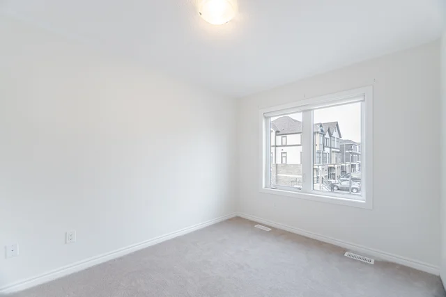 300 Okanagan Path, Oshawa - photo 34