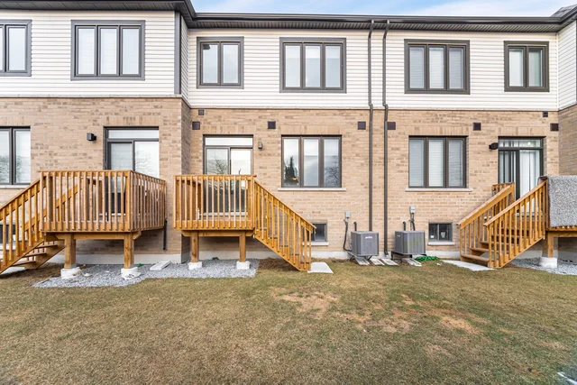 300 Okanagan Path, Oshawa - photo 39