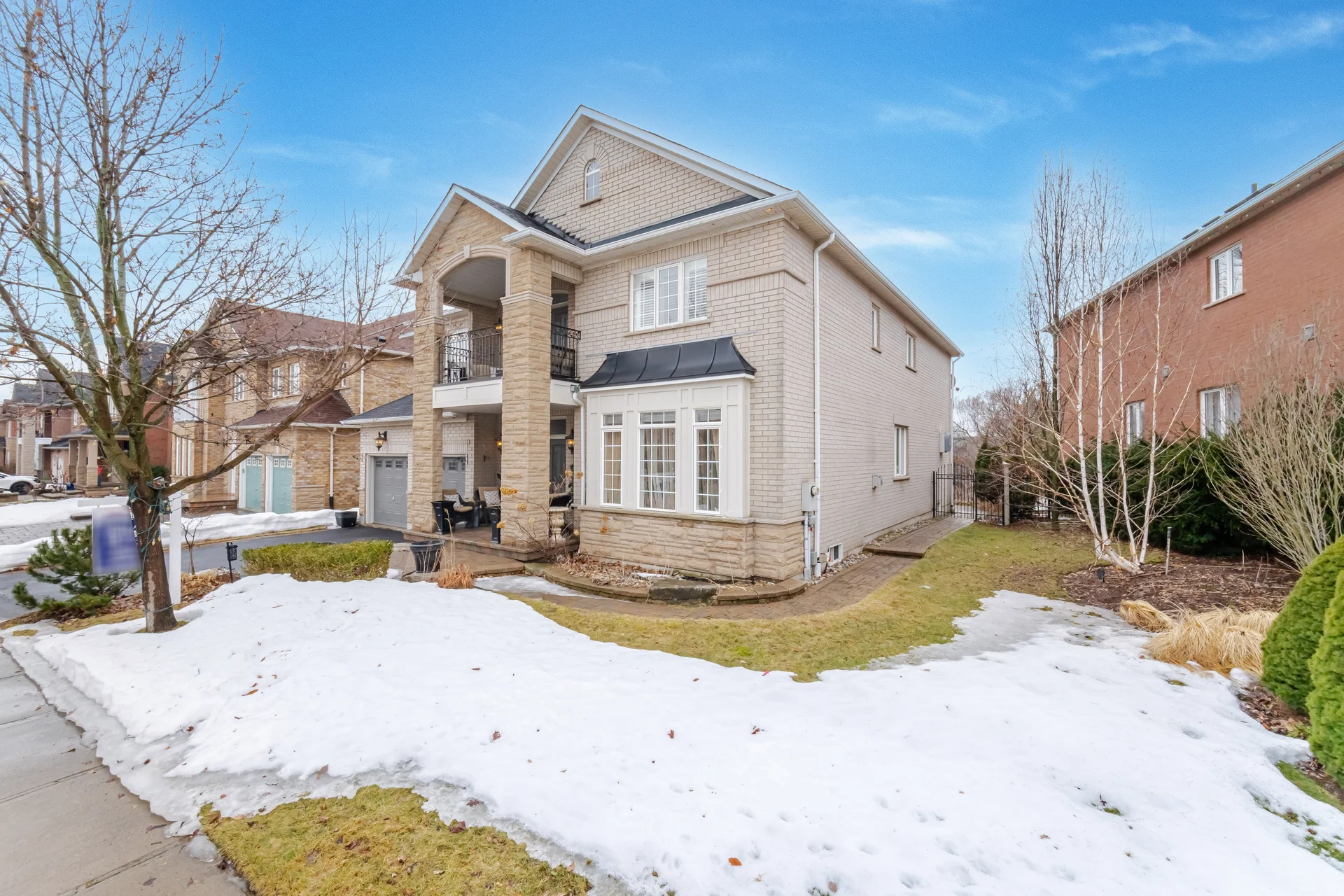 2518 Hemmford Drive, Oakville - photo 2