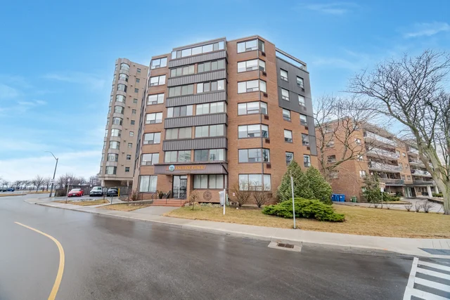 #201-166 Mountain Park Avenue, Hamilton - photo 2