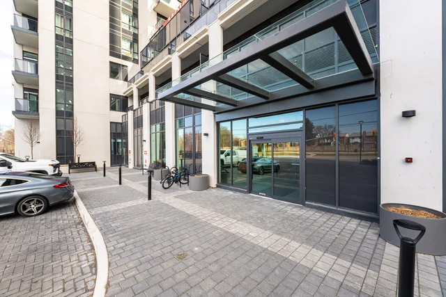 #104E-204 Burnhamthorpe Road East, Mississauga - photo 4