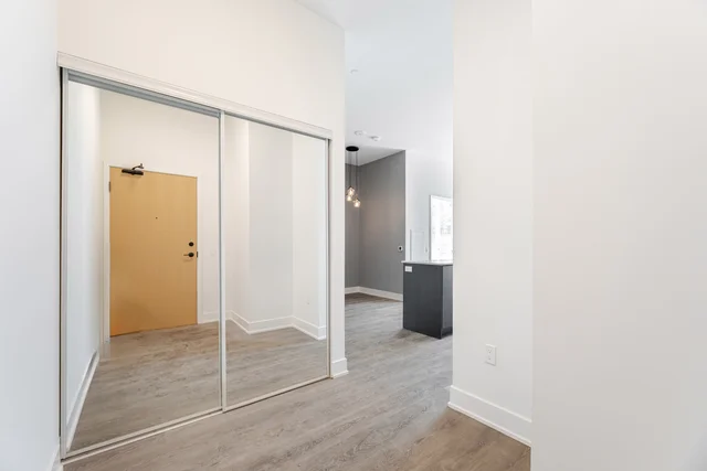 #104E-204 Burnhamthorpe Road East, Mississauga - photo 9