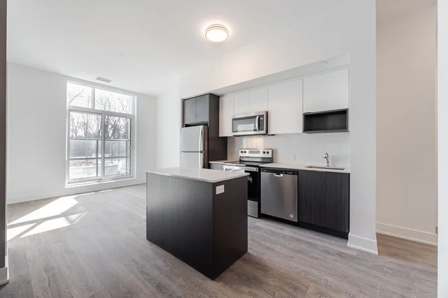 #104E-204 Burnhamthorpe Road East, Mississauga - photo 12