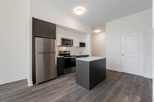 #104E-204 Burnhamthorpe Road East, Mississauga - photo 14