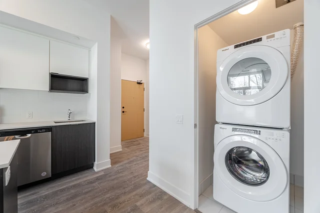 #104E-204 Burnhamthorpe Road East, Mississauga - photo 35